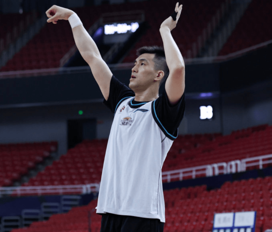 转会期山东男篮备战欧篮联，绝杀压哨细节曝光，话题不断，控场能力受关注的简单介绍-友博平台